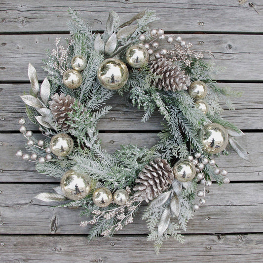Beautiful! Christmas Pine Wreath 24" with Gold Ornaments