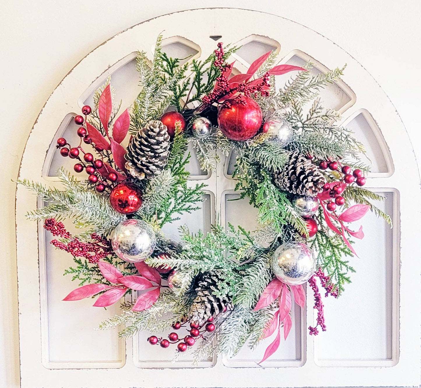 Beautiful! Christmas Pine Wreath 24" with Ornaments and Pine Cones Red