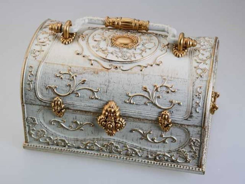 Musical Jewelry Chest in Antique White